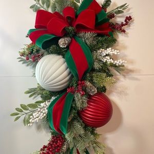 Beautiful holiday wreaths, with Quality ribbons!